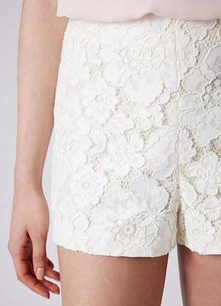 Шортики з вишивкою мереживом topshop