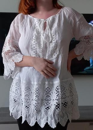 Блуза біла в етно-стилі