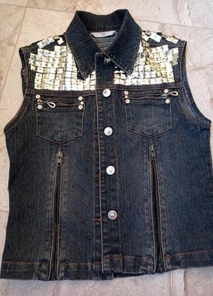 Подарунок джинсова жилетка з паєтками