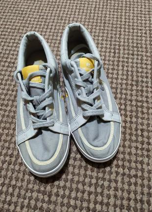 Кеди кросовки спортивне взуття