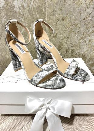 Босоніжки від steve madden