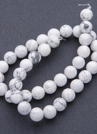 Намистини натуральний камінь кахолонг на нитці кулька d-10мм, l-39 см