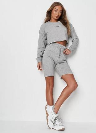 Костюм укороченный свитшот и шорты missguided серый