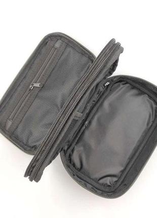 Лакированная косметичка (черная)