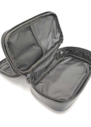 Лакированная косметичка (черная)