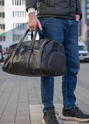 Чоловіча спортивна сумка з відділенням для взуття, містка дорожня чорна екошкіра1 фото