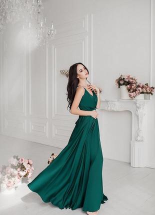 Зелена вечірна сукня максі довга ізумрудна шлейки