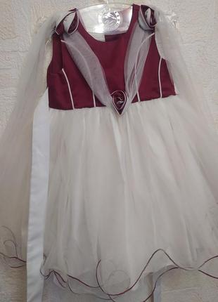 Бордовое пышное платье 2 г.