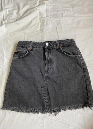 Джинсова спідниця тренд з потертостями міні