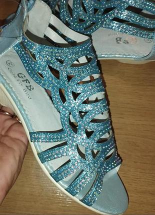 Босоніжки нові розпродаж 32-36