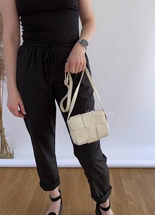 Сумка клатч плетена кремова, жіноча міні сумочка плетіння кремова