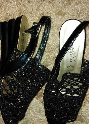 Фірмові італійські босоніжки zodiaco з цікавою підошвою