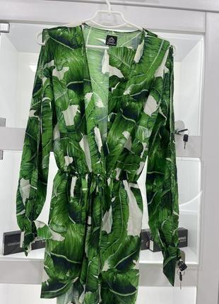 Комбінезон з шортами в листя