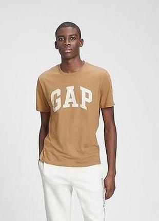 Мужская футболка gap logo t-shirt золотистая оригинал5 фото