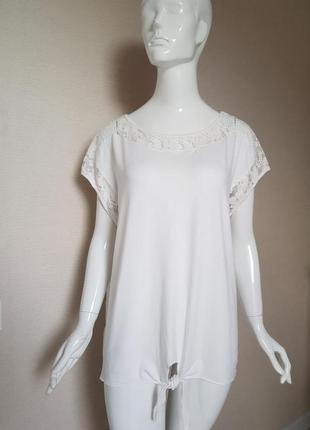 Стильна легка блузка з гіпюром батал