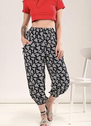 Легенькі стильні вкорочені штани 48, 50