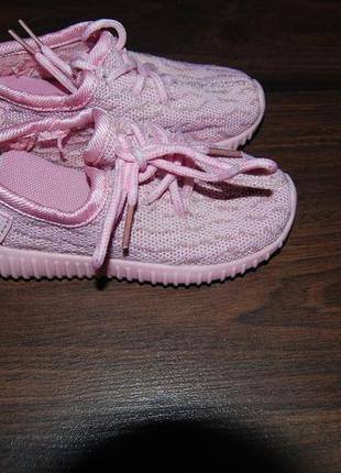 Модные кроссовки для принцессы