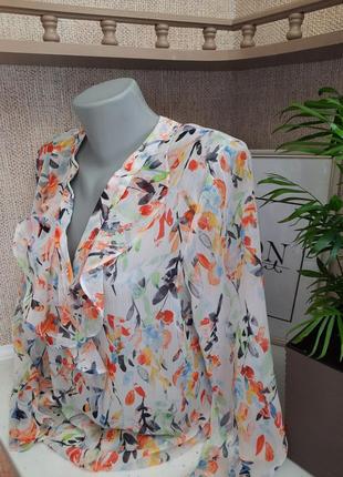 Жіноча блуза в квітковий принт2 фото