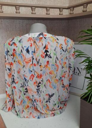 Жіноча блуза в квітковий принт3 фото