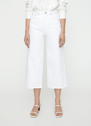 Sale  широкие джинсы бермуды  pull&bear на подростка р. 32 ,  9-10-12 лет ххs