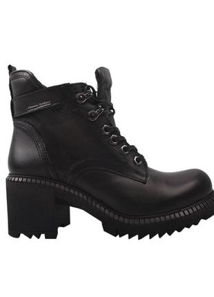 Черевички,демі, натуральна шкіра,зручний каблук,40 розмір.