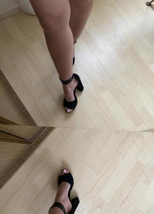 Замшеві туфлі сандалі на каблуку туфлі шкіряні балетки замшеві туфлі сандалі босоніжки босоніжки чорні туфлі5 фото