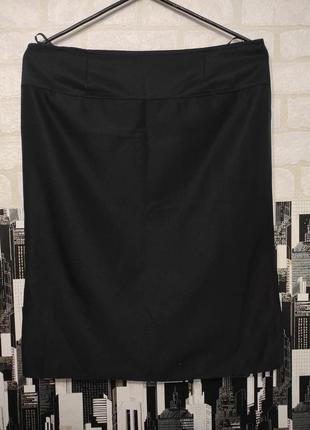 Классическая прямая юбка черного цвета1 фото