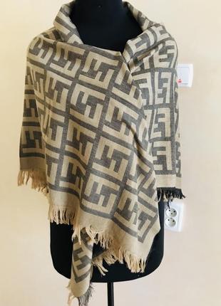 Тепла хустка в стилі fendi
