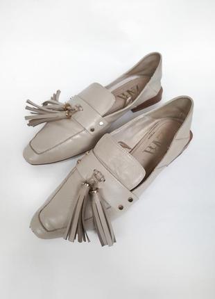 Бежеві лофери з китицями з м’якої шкіри бренду zara (1509/510/002)