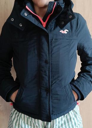 Стильна жіноча демісезонна куртка hollister, розмір м9 фото