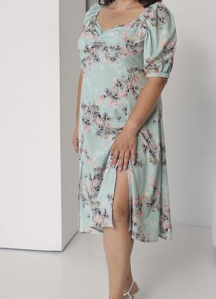 Повседневное мятное женское платье с цветочным и растительным узором 48-584 фото