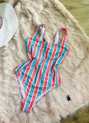 Закритий купальник в полоску