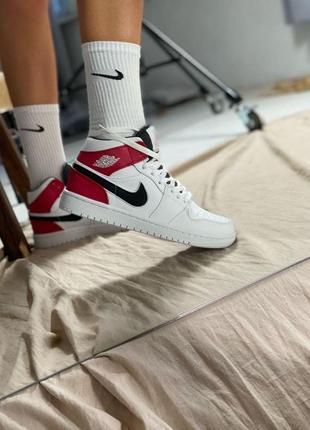 Кросівки чоловічі nike air jordan 1 retro mid white red «black logo/ чоловічі кросівки найк аїр джордан