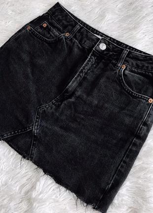 Стильна джинсова спідниця topshop чорного кольору denim