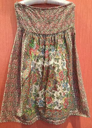 Миленькое платье украшено бисером