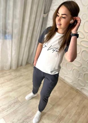 Костюм жіночий