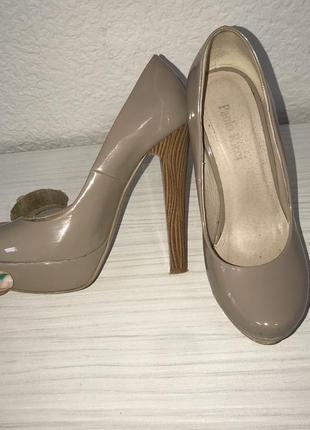 Нюдовые лаковые туфли каблуки босоножки сланцы сандали слипоны эспадрильи