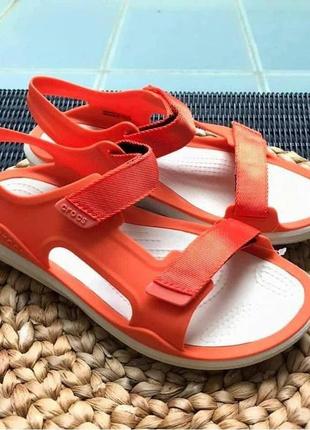 Сандали женские crocs swiftwater expedition tangerine / stucco8 фото