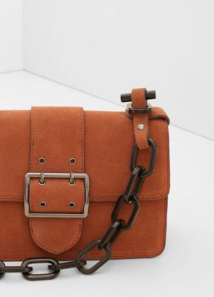 Шкіряна сумка з ланцюжком кроссбоди mango натуральна замша zara massimo dutti