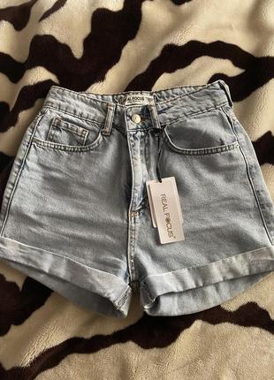 Джинсовые шорты