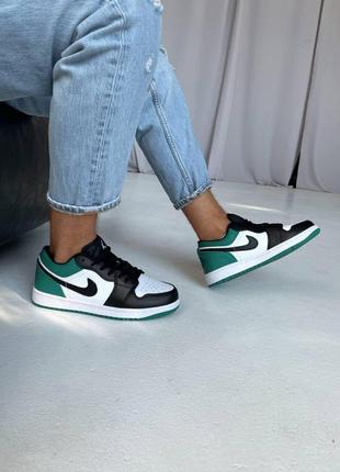 Кросівки чоловічі nike air jordan retro 1 low green white black

/ мужские кроссовки найк аир джордан
