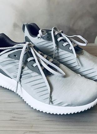 Кросівки adidas , оригінал , нові