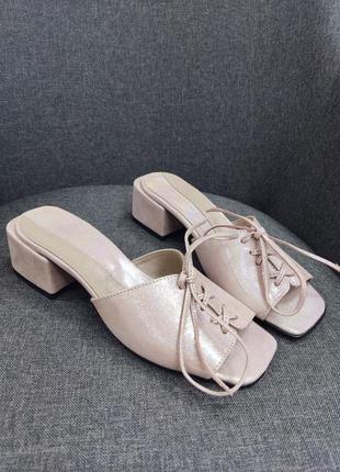 Стильні шльопанці з італійської шкіри пудра перламутр