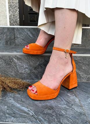 Босоніжки жіночі з італійської шкіри та замші помаранчеві