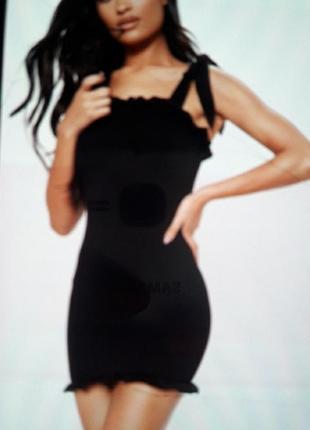 Брендове  нове стильне плаття  р.16 від  prettylittlething