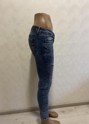 Жіночі джинси в ідеальному стані3 фото