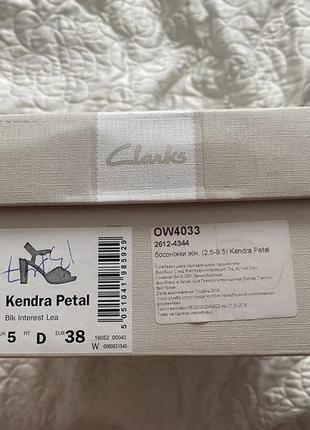 Босоніжки clarks kendra petal, р. 388 фото