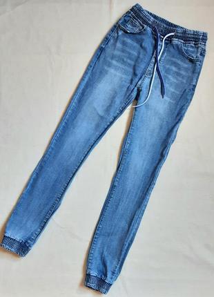 Джинсы джоггеры shein голубые  размер xs