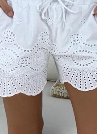 Модные женские кружевные шорты