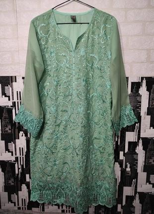 Платье, камиз, туника с разрезами по бокам